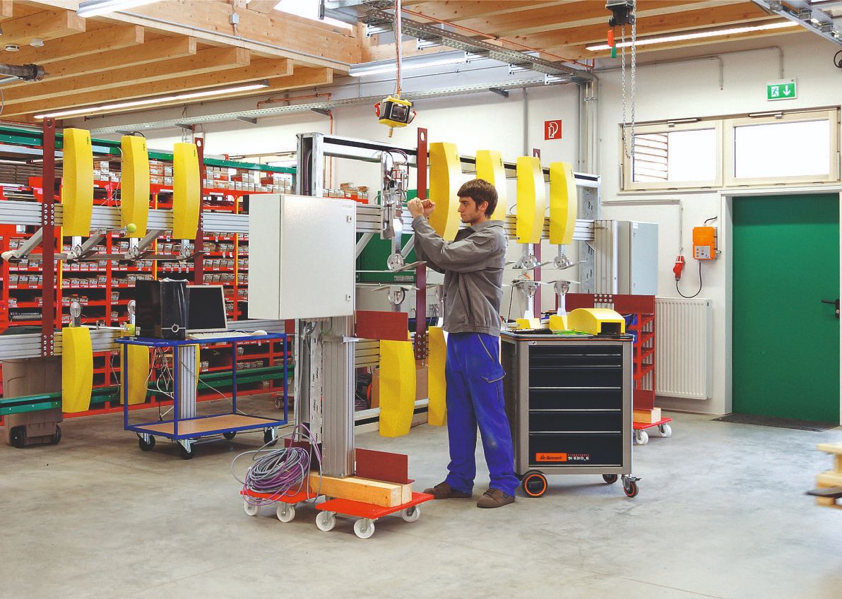 板材成套設(shè)備中心